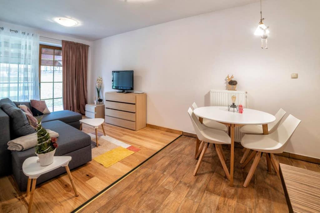 U Podnoza Gor Sowich Apartment Pieszyce Luaran gambar